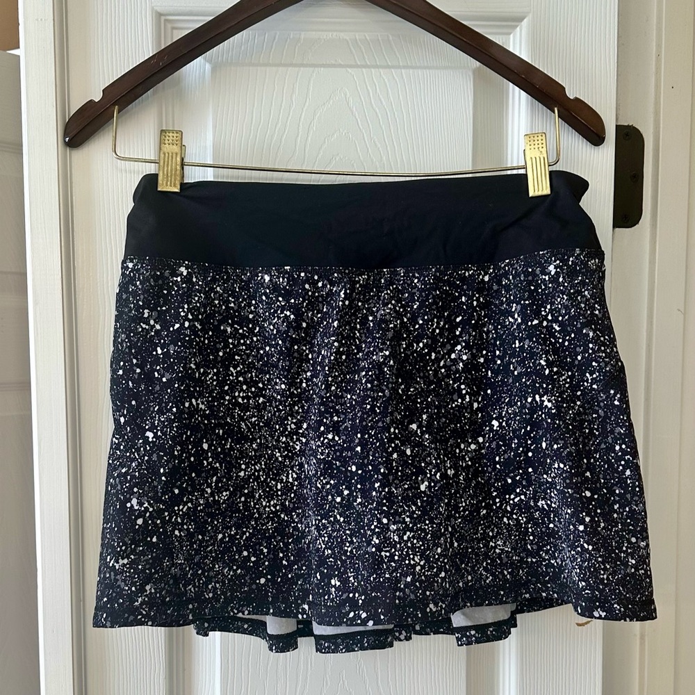 LULULEMON Skirt Skort tennis SIZE 6 Tall 
COLOR: Black gray white